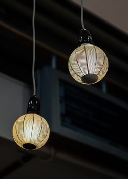 Led bailey 143107 orient palm g125 e27 dim 4w 280lm 827 argent avec lumière dimmable