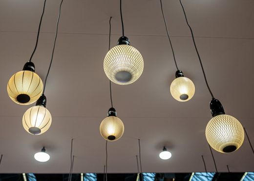 Led bailey 143108 orient grid g125 e27 dim 4w 320lm 827 argent avec lumière dimmable